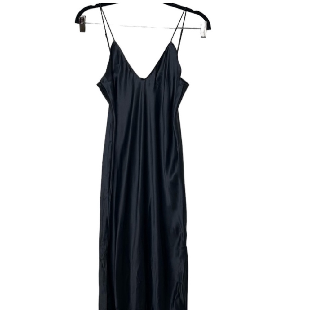 IN SEARCH OF Banana Republic Silk Dreamer Maxi Dress -ISO